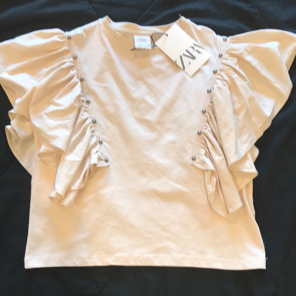 Girls blouse Zara, color beige size 8 new with tag.